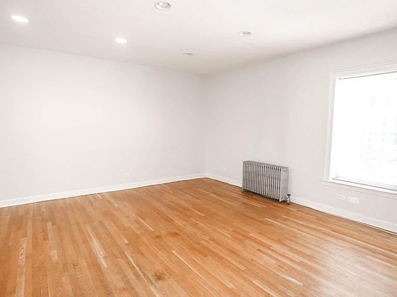 2nd image of 3918 N Pine Grove Ave #K1