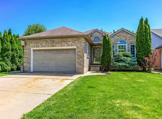 10 Steeplechase Ct, Saint Thomas, ON N5R 6H4