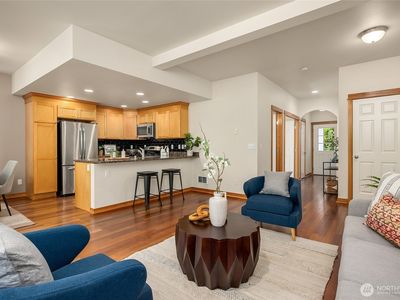 10290 NE Ruddy Duck Lane, Bainbridge Island, WA, 98110
