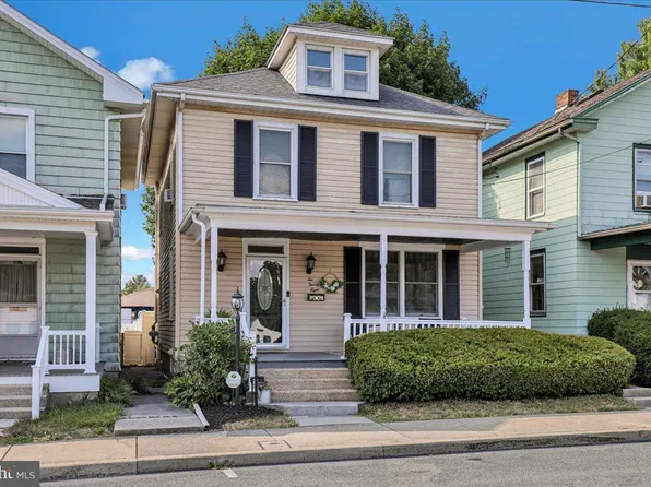 228 W Ferdinand St, Manheim, PA 17545