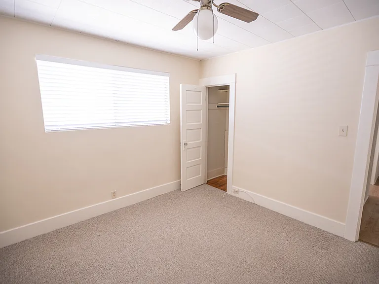 452 W Wilson Ave — Photo 18