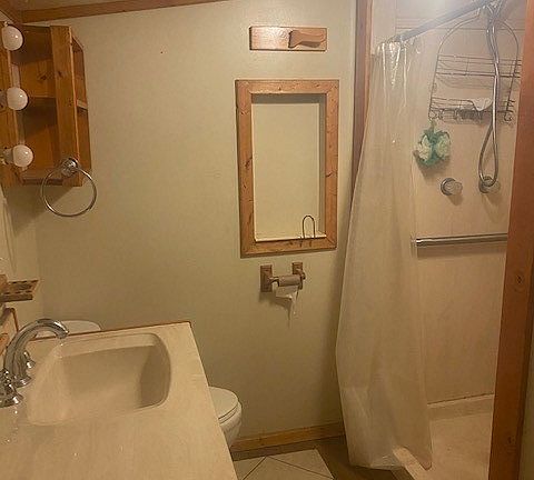 3rd image of 409 Cotton St