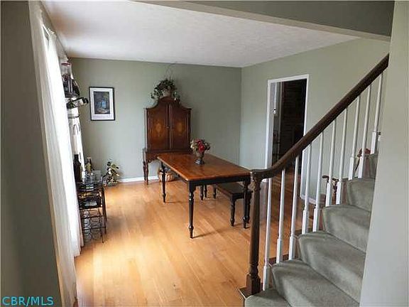 2nd image of 7881 Sarahurst Dr