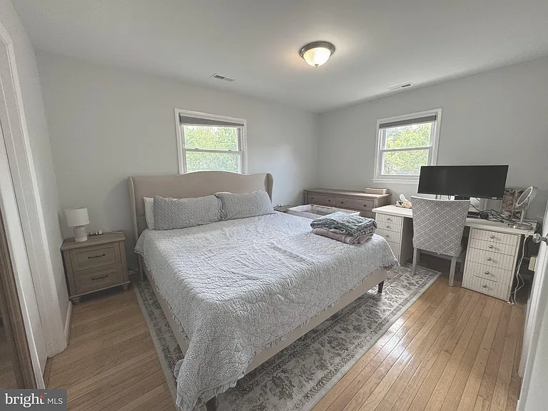 13203 Hampshire Ct — Photo 10