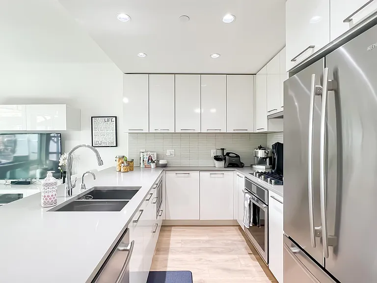 3488 Sawmill Cres — Photo 4