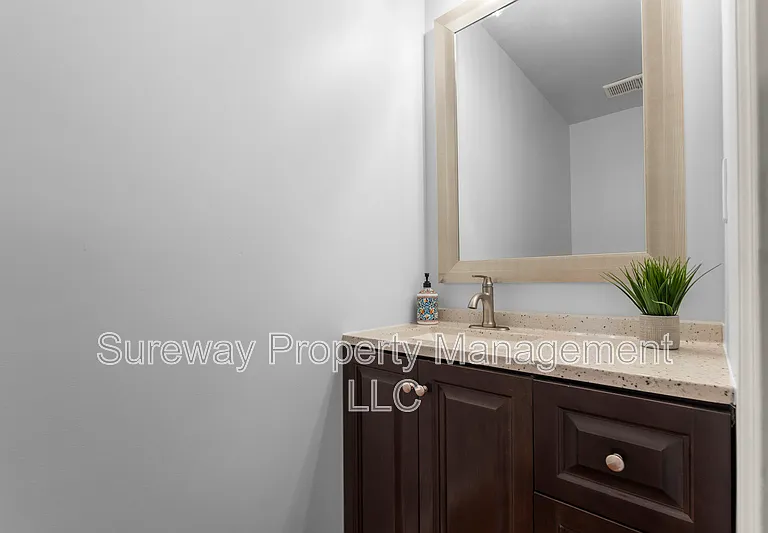 2028 Greenes Way Cir — Photo 23