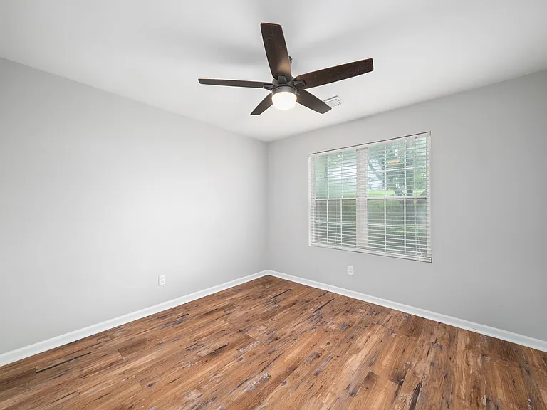 167 Bentley Pkwy — Photo 22