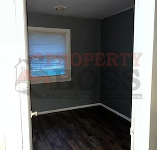 934 Henry St — Photo 7