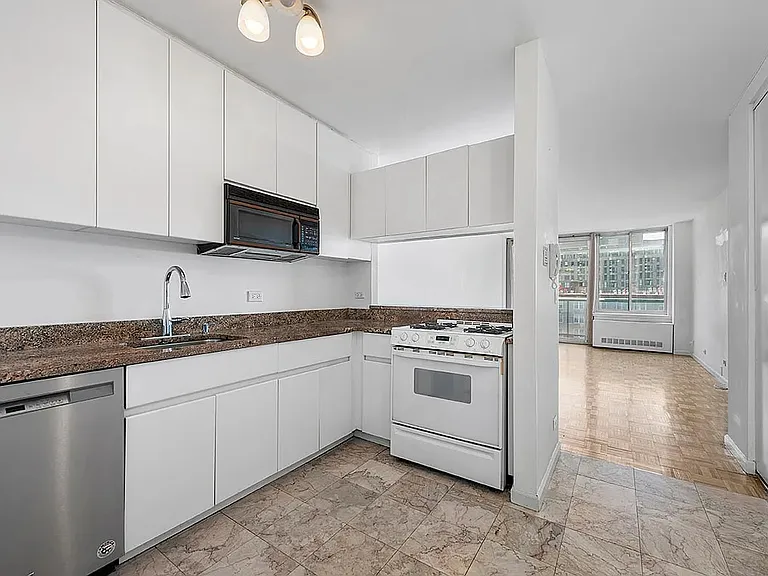 22 W 15th St #6J — Photo 6