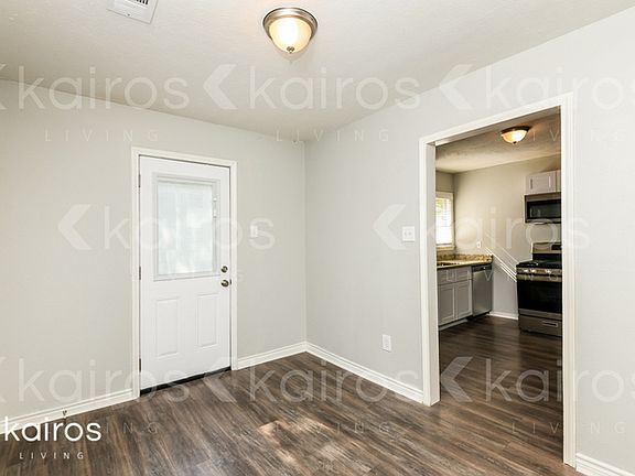 4th image of 301 NE 32nd St