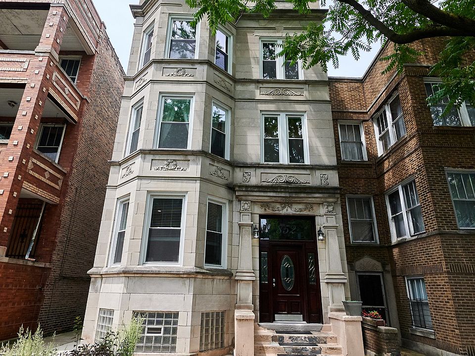 1st image of 852 N Hoyne Ave