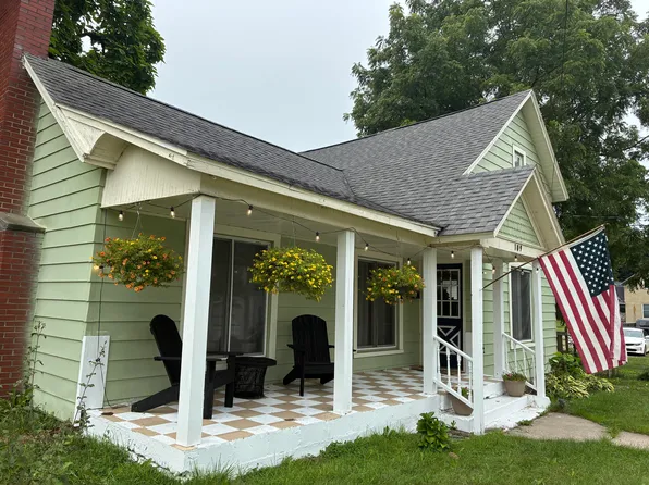 109 E Isabelle St, Belding, MI 48809