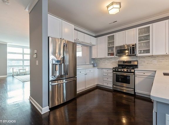 4th image of 2233 W Lyndale St #B