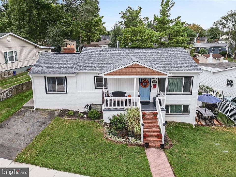 1st image of 387 E Pall Mall St