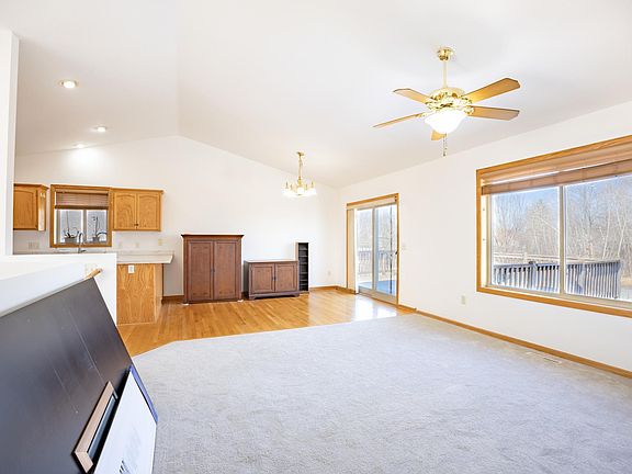 3rd image of 4424 221st St N
