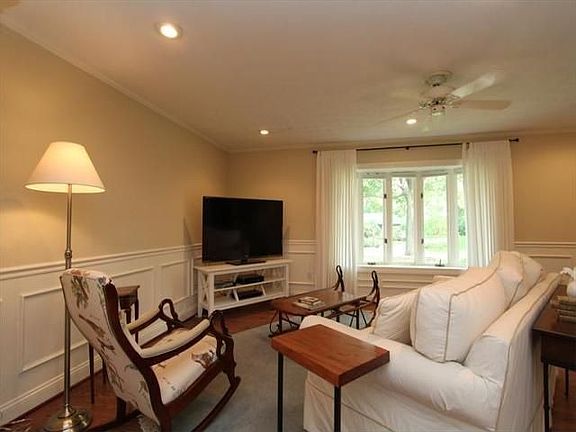2nd image of 190 Zengel Dr