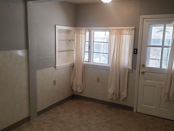 3rd image of 2801 Canby St #1