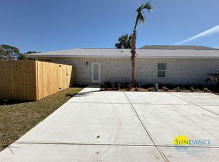 8 10th St, Shalimar, FL 32579