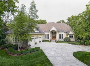 1224 N Dousman Rd, Oconomowoc, WI 53066