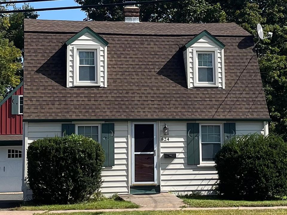 1st image of 824 S Quaker Ln