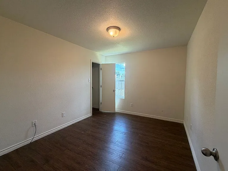 403 Olaf Dr #B — Photo 7
