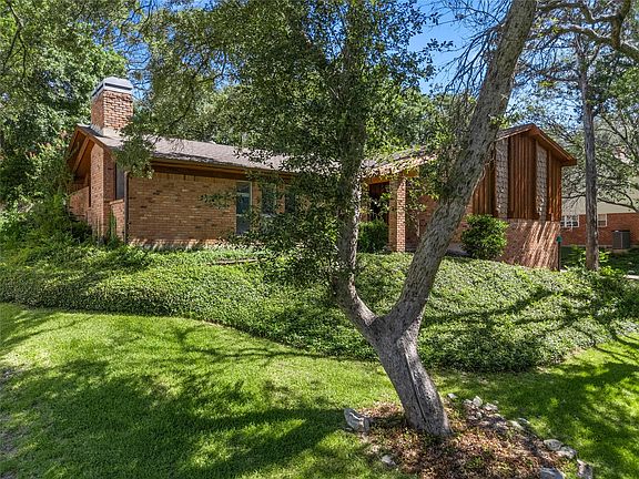 2nd image of 2624 Eldridge Ln