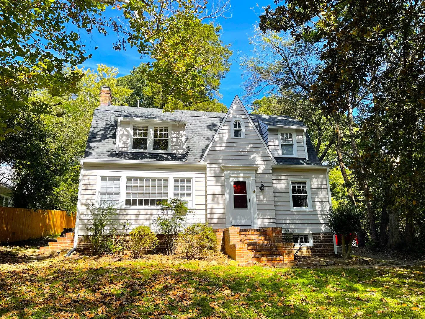 Beautifully Restored Victorian Home on quiet lot...Just south of UNC Hospitals & Campus — Photo 2