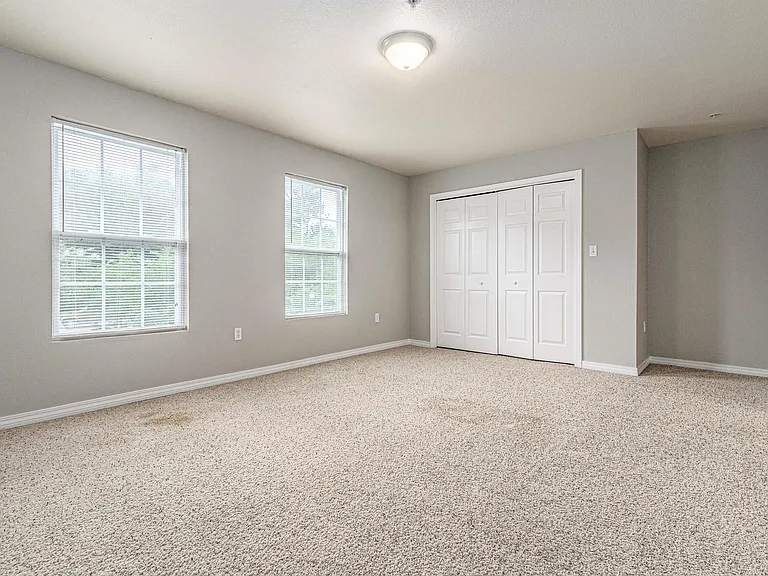 100 Corwin Dr — Photo 27