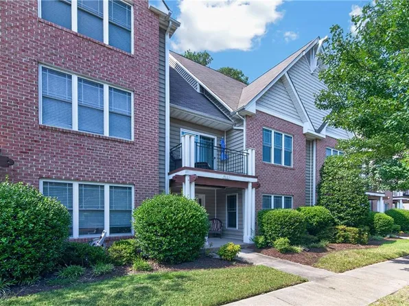 911 Eastfield Ln, Newport News, VA 23602