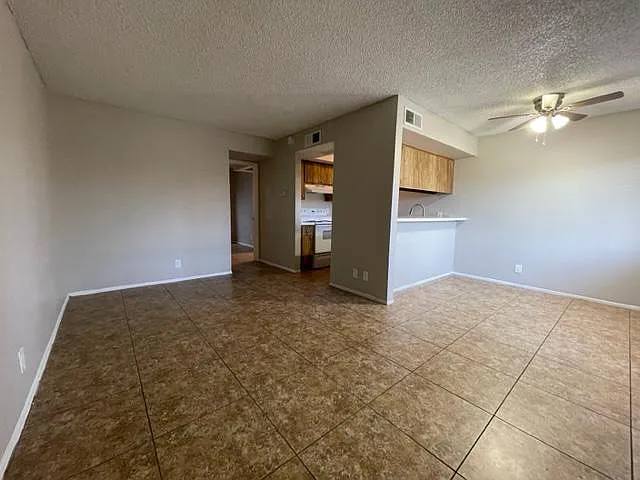 1 bed, 550 sqft, $950 — Photo 4