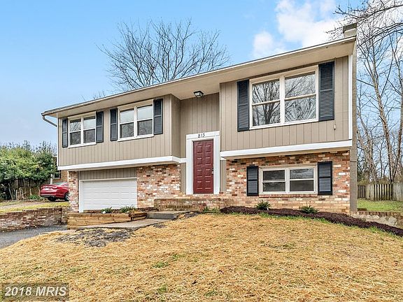 2nd image of 813 Galway Ln