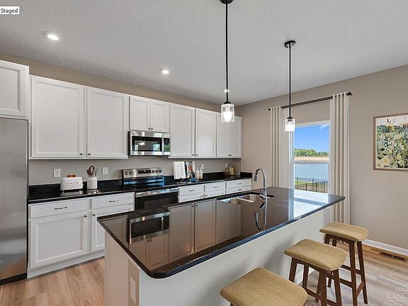 3rd image of 6061 Foothills Dr