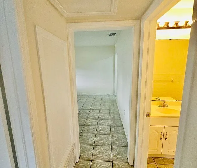 611 Avenue G SE — Photo 23