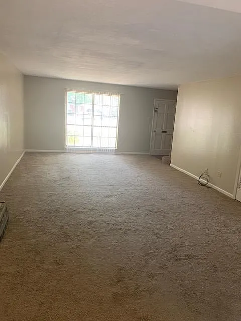 2 bed, 1330 sqft, $1,250 — Photo 2
