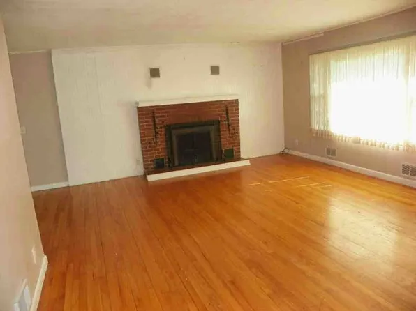 80 N Brewster Rd, Brewster, NY 10509