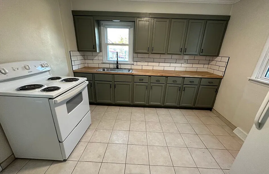 2 bed, 1100 sqft, $950 — Photo 1