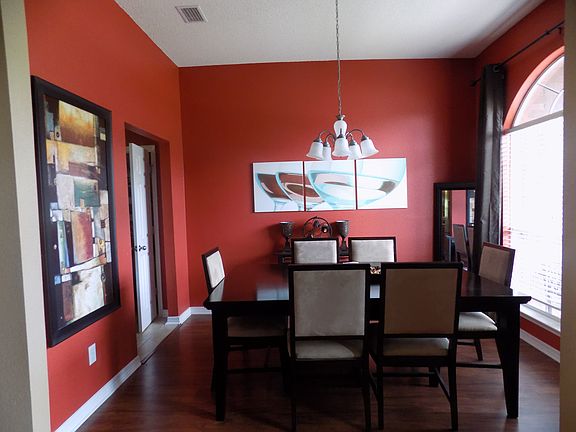 Dining Room 10ft Ceiling