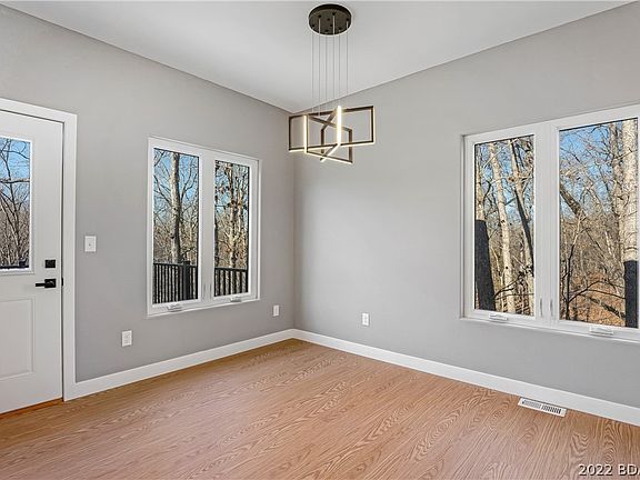 4th image of 237 Cambridge Dr