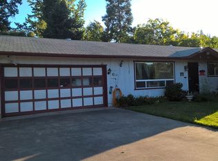 989 Fruitdale Dr, Grants Pass, OR 97527