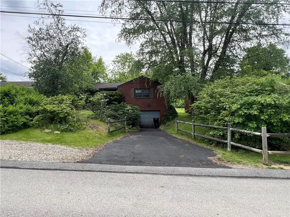 1017 Schweitzer Rd, McKeesport, PA 15135