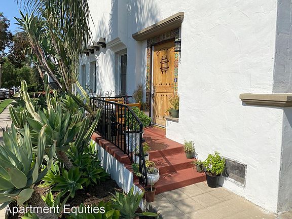 3rd image of 8317 Blackburn Ave #11477010