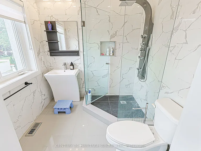 120 Kootenay Rdg — Photo 26