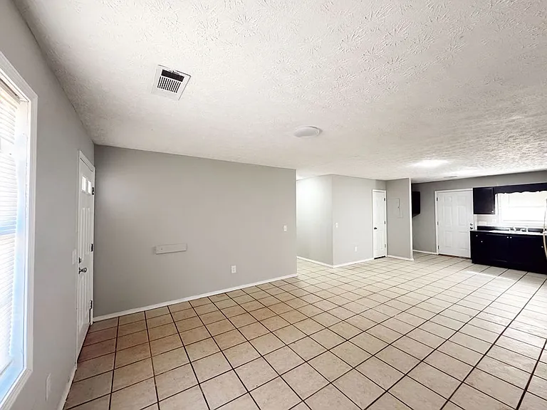 Valley View Apartments — Photo 19