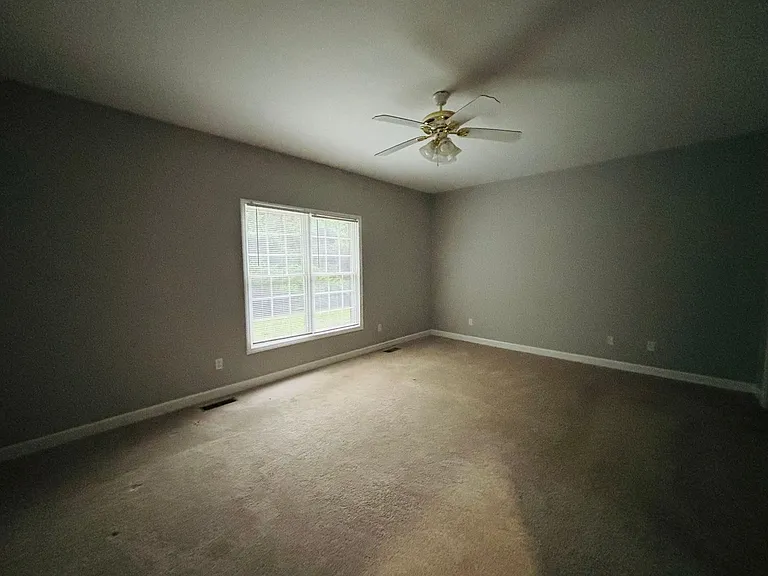 1104 Caldwell Dr — Photo 13