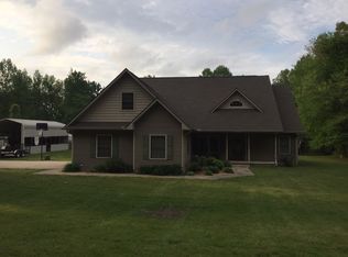 200 Meadowood Dr, Springville, TN 38256