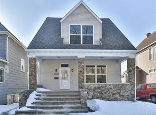 1800 W Oliver St, Whiting, IN 46394