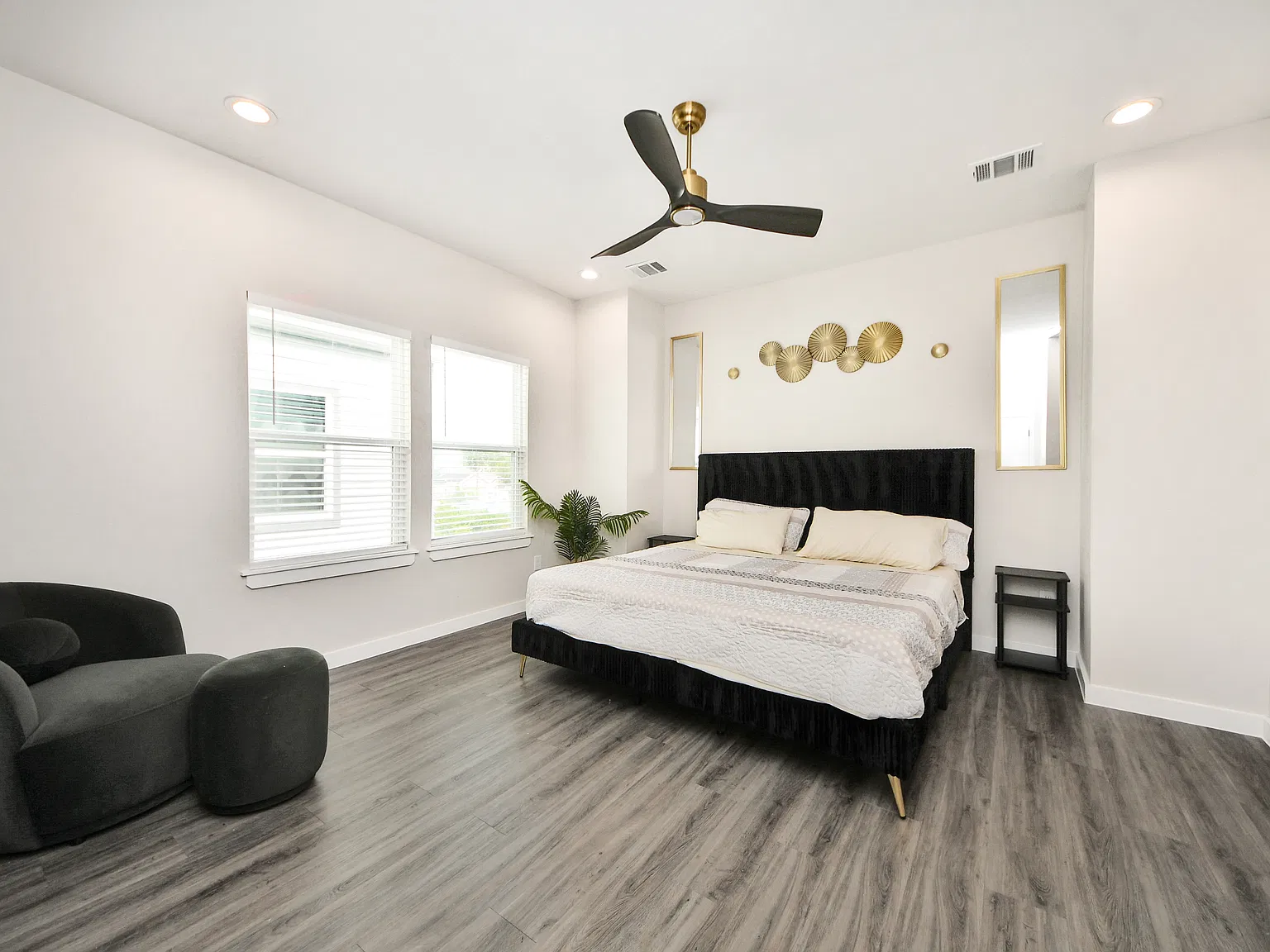 3 bed, 2.5 bath, 1447 sqft, $3,100 — Photo 3