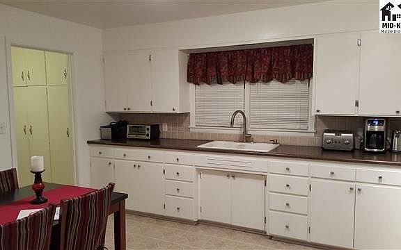 4th image of 12 Harvest Ln