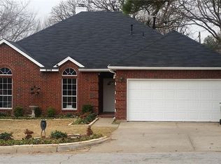 4104 Kingsferry Dr, Arlington, TX 76016