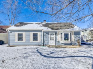 290 Oakwood Dr, Antioch, IL 60002